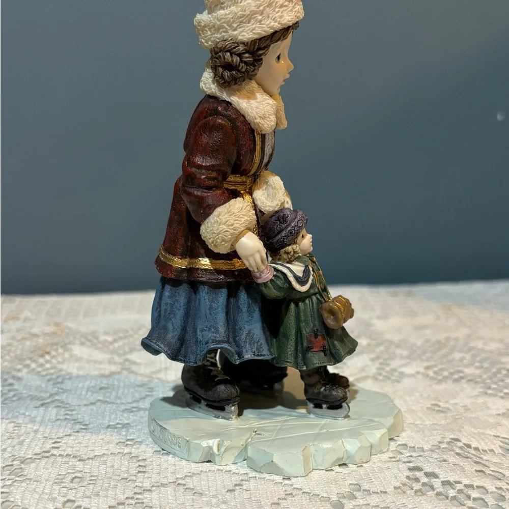 Boyds Bears Yesterdays' Child Dollstone Kristi w/ Nicole Skaters Waltz.